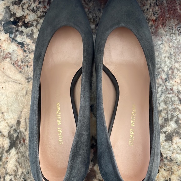 Stuart Weitzman suede’s thick/square heels - Picture 5 of 5